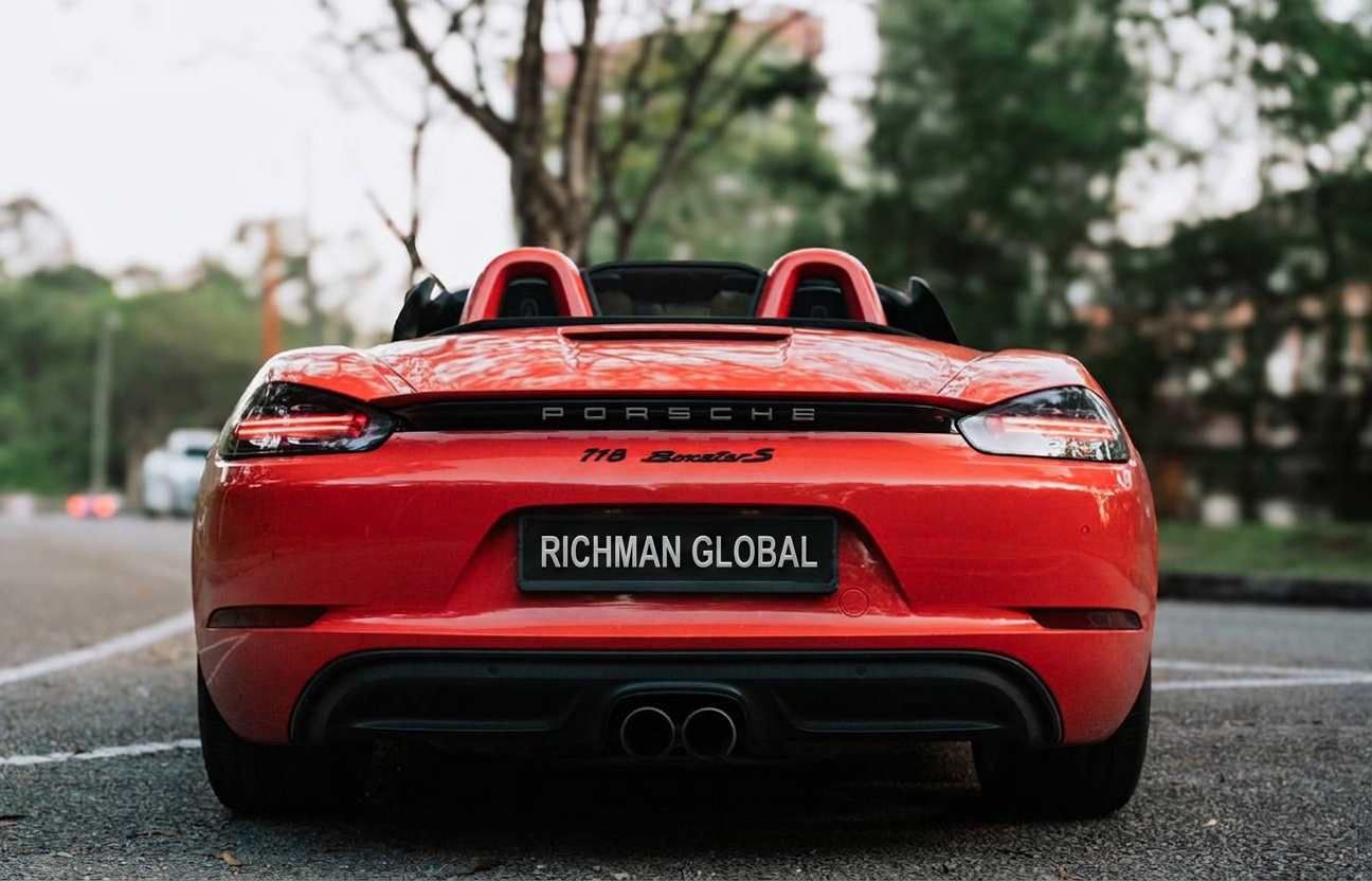 Porsche 718 Boxster S photo 2