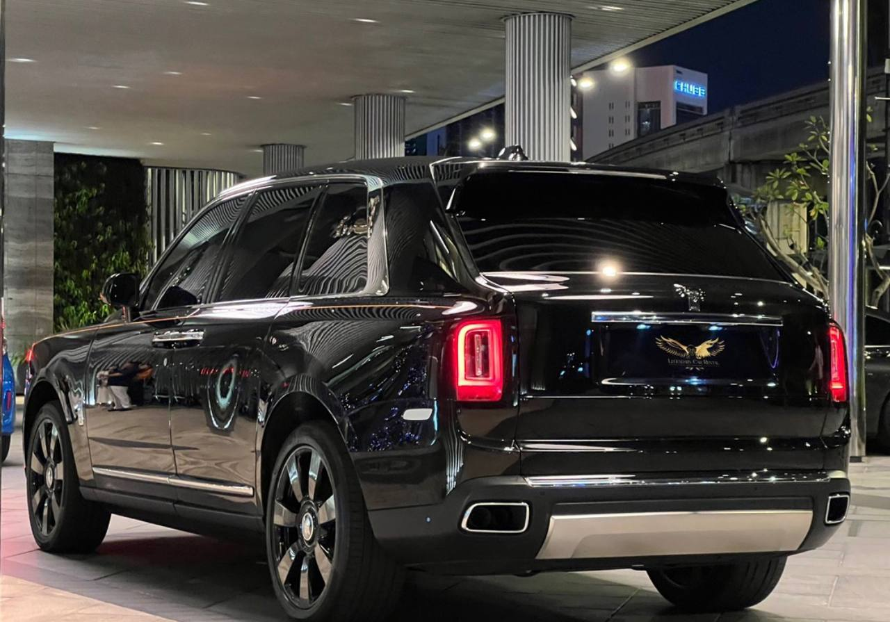 Rolls Royce Cullinan photo 2