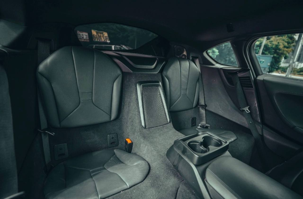 BMW i8 车内