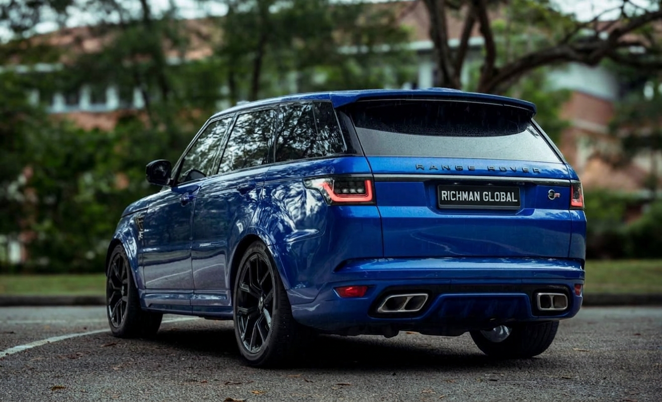 RANGE ROVER SPORT 后面